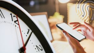 Scopri come determinare la frequenza ottimale per pubblicare contenuti e massimizzare l'engagement del tuo pubblico nelle diverse piattaforme digitali.​